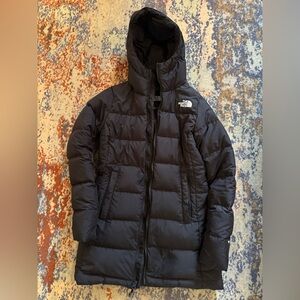 The North Face women’s 550 Black Puffer Jacket